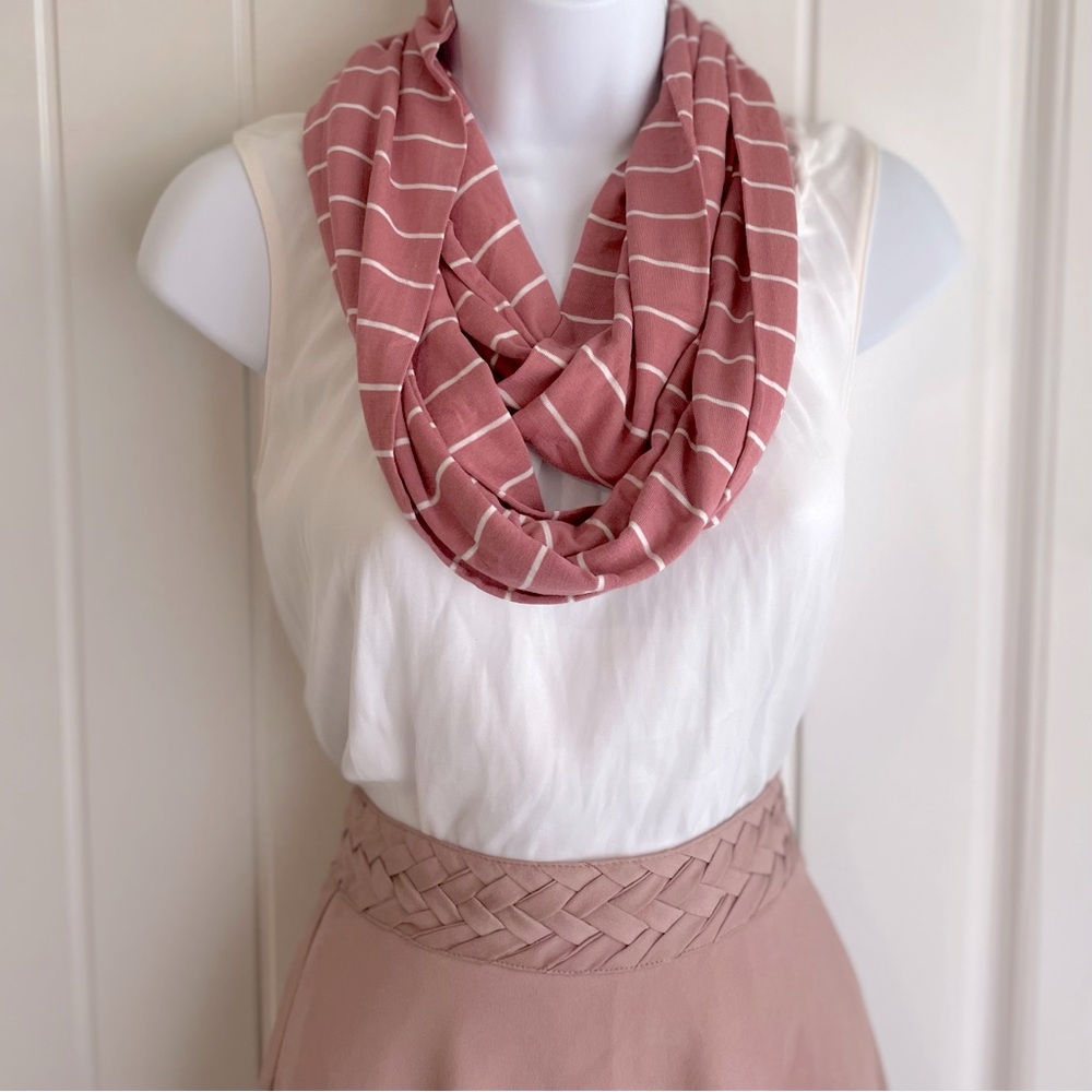 Luxurious Mauve Pink Super Soft Stretchy Jersey Striped Infinity Scarf EUC